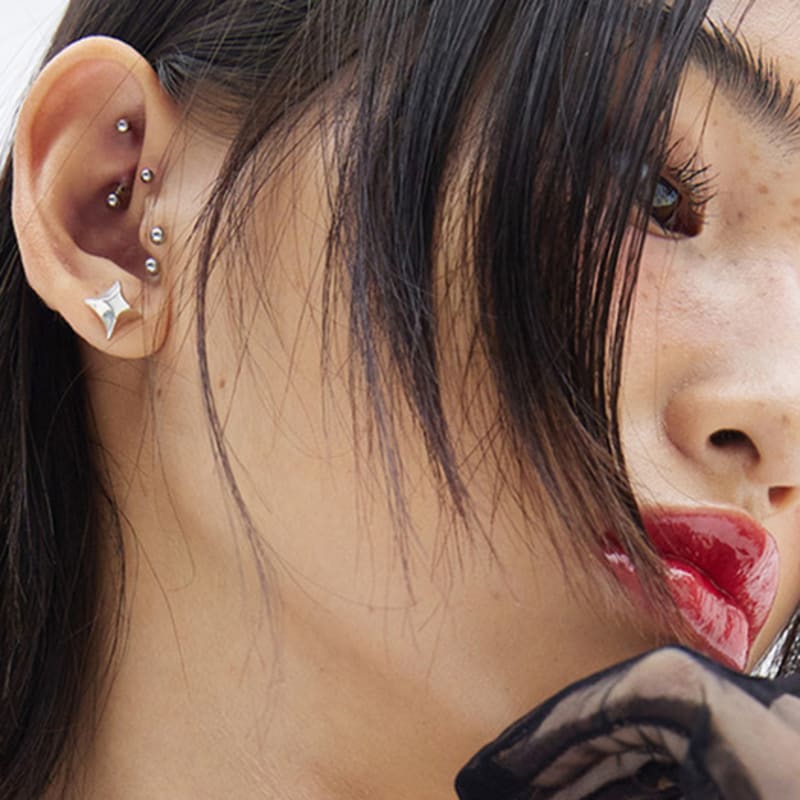 NIMBUS SHINE STAR SINGLE EARRINGS (M)