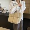 Weiche wachsartige Pufftasche Damen College-Studenten Unterricht Messenger Bag Große Kapazität Nylontasche Spleiß Schulterhandtasche