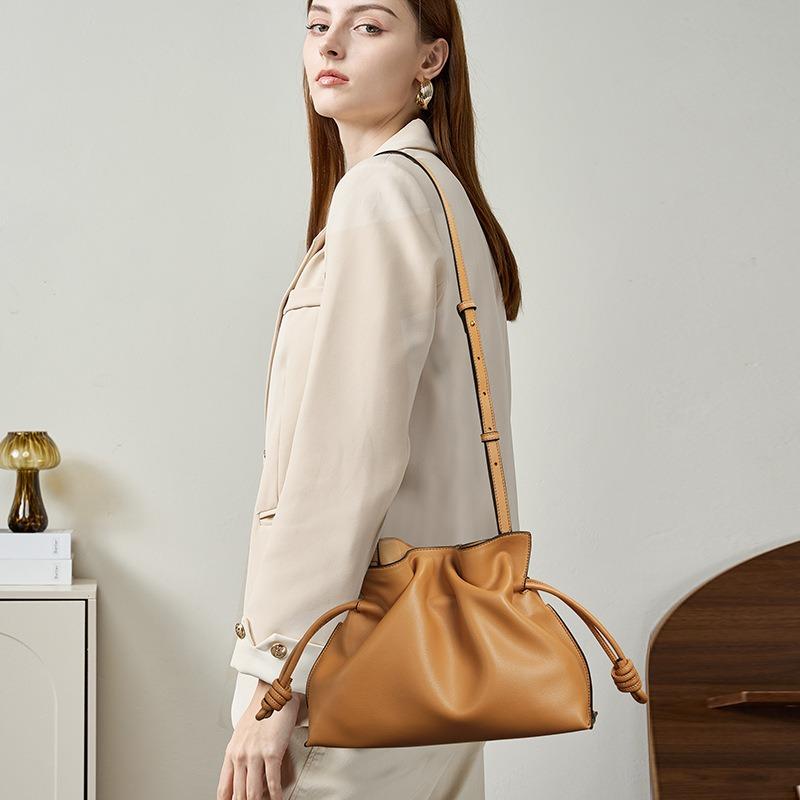 Kleine Zugbeutel-Wolkenbeutel-Gefühl lässige Damen-Kuhleder-Pendler-Umhängetasche Damen-Exquisite Messenger-Tasche