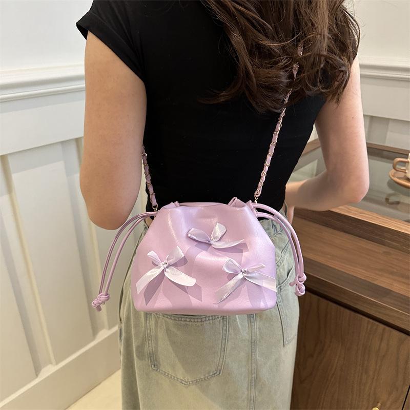 2025 Summer Model, Bow Small Fresh Draw Belt Large Capacity Soft Surface Pleated Chain Bucket Crossbody Shoulder Women's Bag