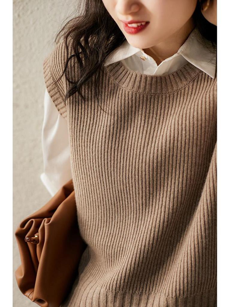 Women's Slim Fashion Round Neck Buttoned Knitted Vest - Anti-Pilling, Solid Color (Spring/Autumn 2022)