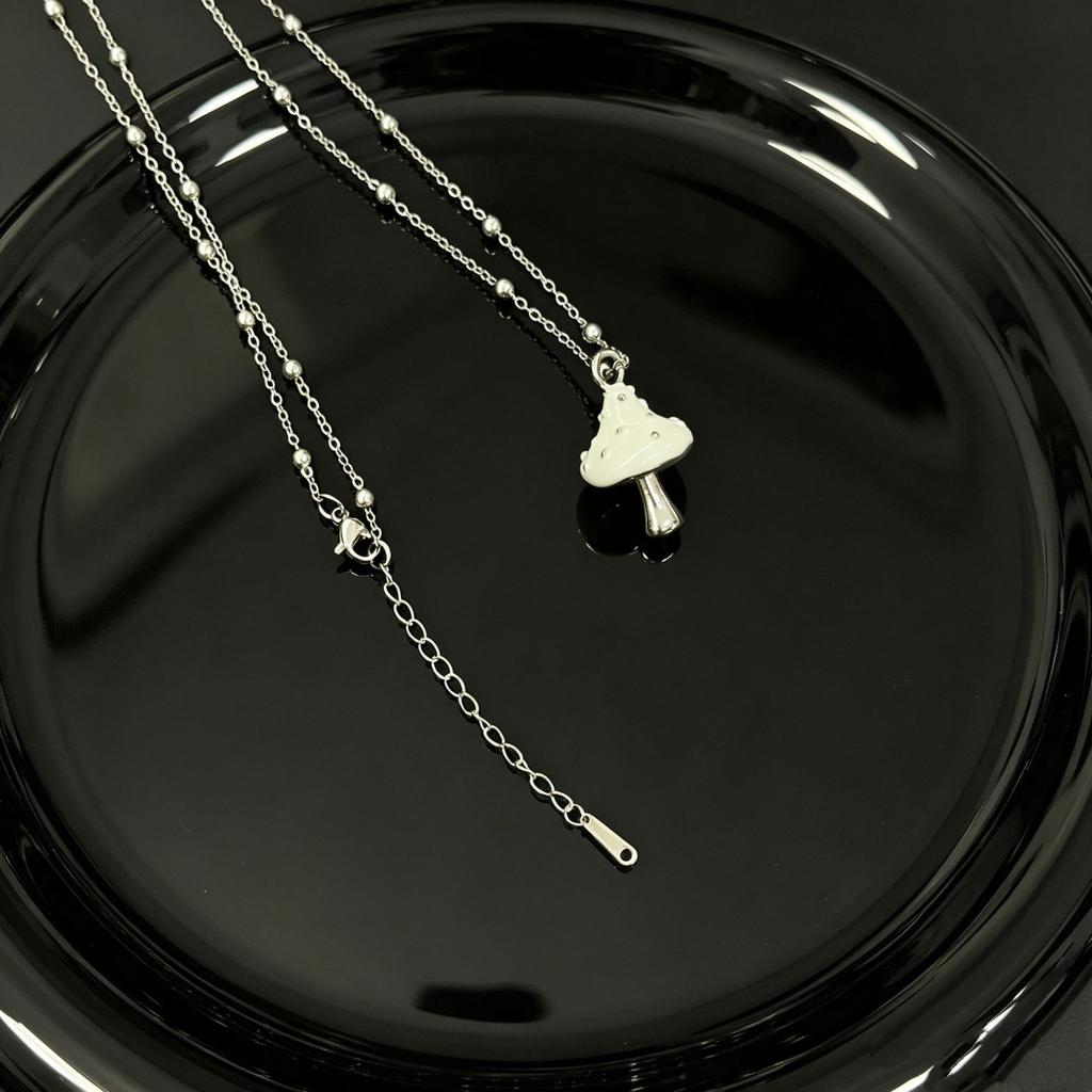 Charming 3D Mushroom Titanium Steel Necklace for Women – Sweet, Cool, Niche Design, Durable Color, Long Chain, Perfect for Hoodies and Sweaters.