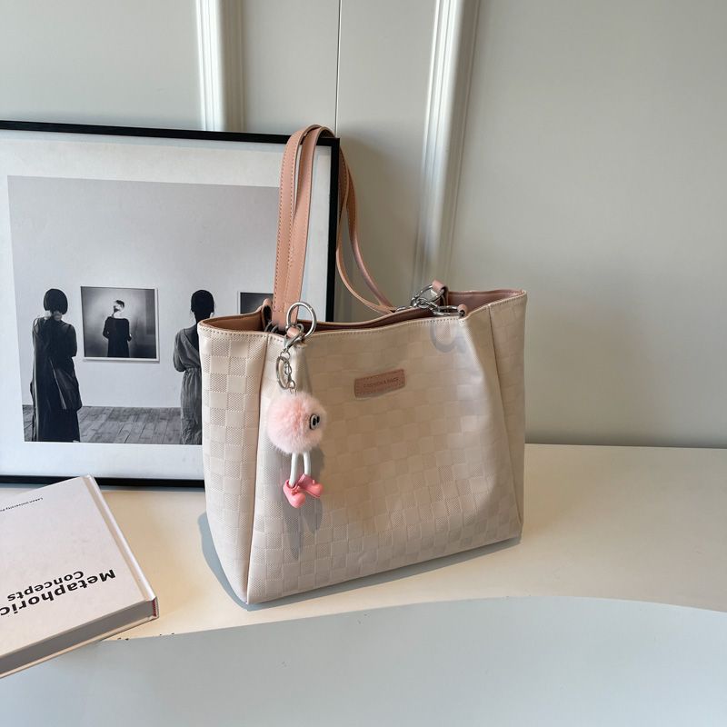 

Сумка Женская Классическая Рабочая Одежда Нарядная Сумка Через Плечо Pink with pendant