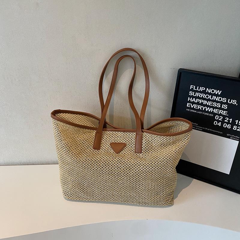 

Straw bag, tote bag, Korean version of large-capacity shoulder bag, beach personality trend versatile woven tote bag, mother and child bag коричневый