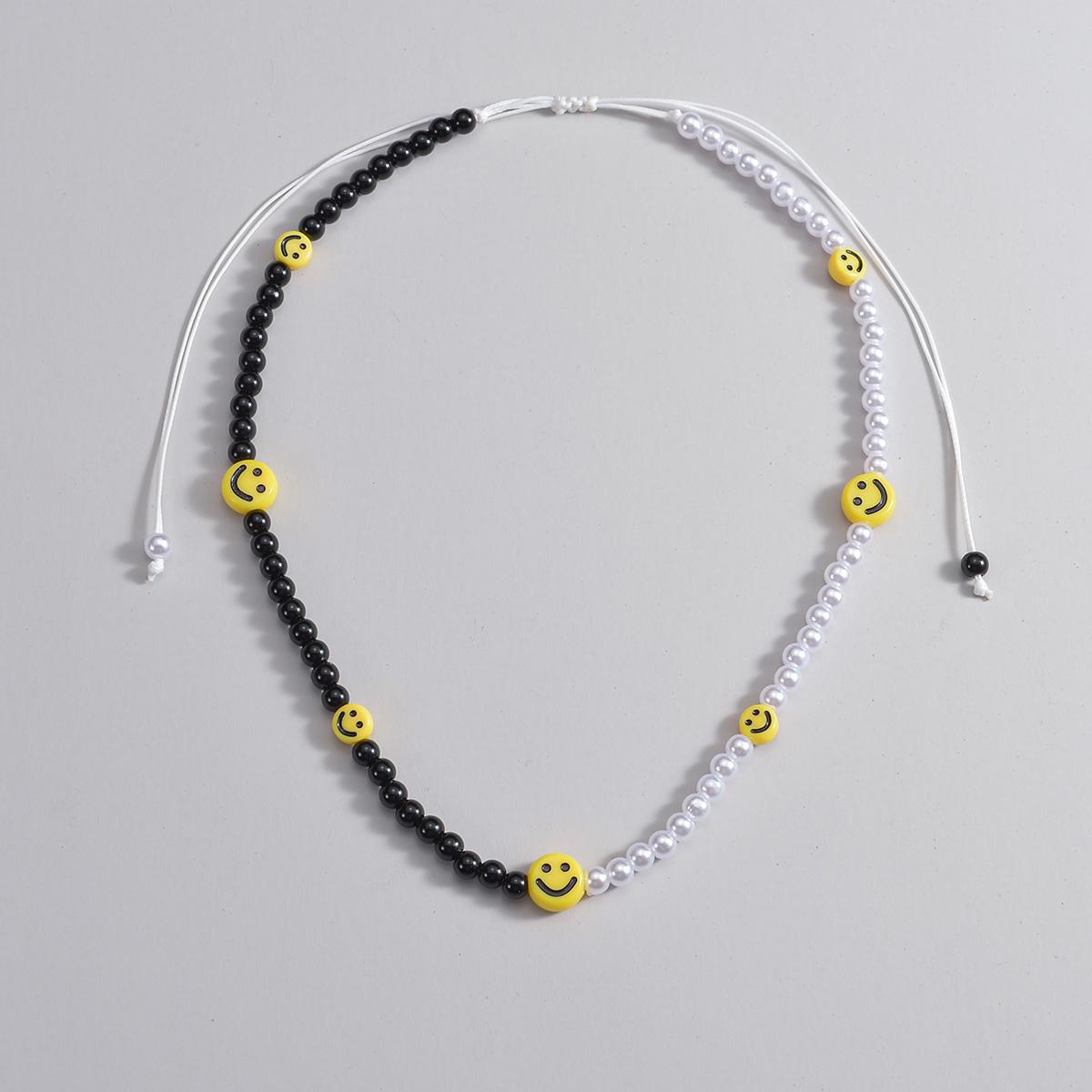 

Personalized Simple Yellow Smiling Face Imitation White Imitation Pearl Black Beaded Woven Single Layer Collar Chain Necklace