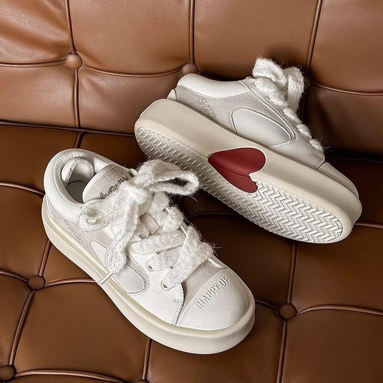 Little White Shoes Niche Design Heart-shaped Thick-soled Little White Shoes Women's Summer New Fashion Casual Breathable Board