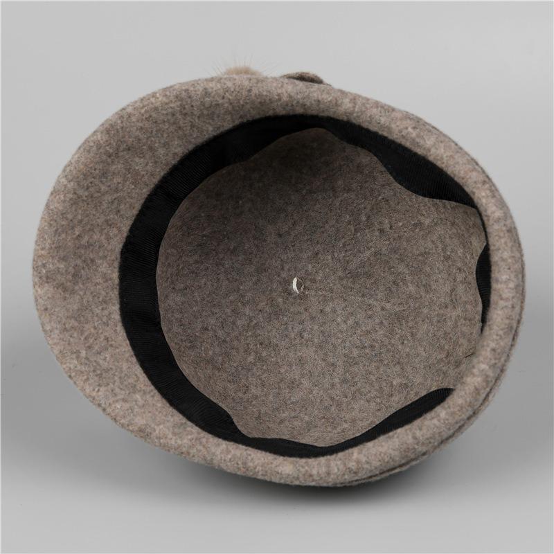 Autumn and Winter Women's Short-brimmed Peaked Cap, Warm Wool, Elegant and Versatile Hat