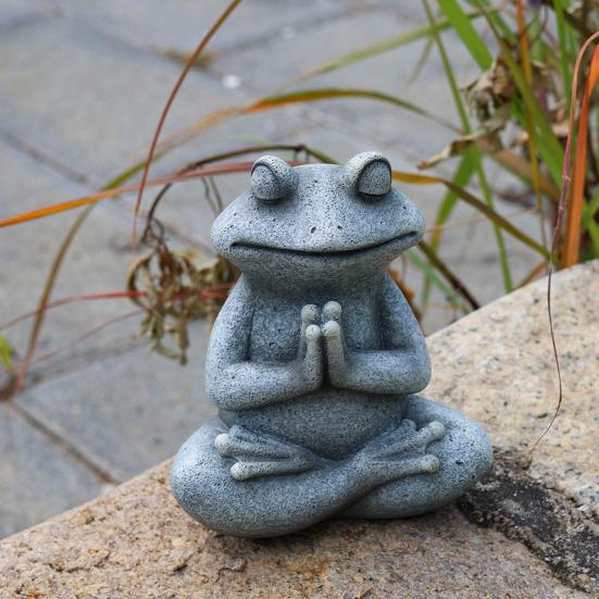 Frog Ornament Resin Material Wealth Luck Symbol Bionic Design Figure Frog Dog Meditation Ornament Indoor Outdoor Decor