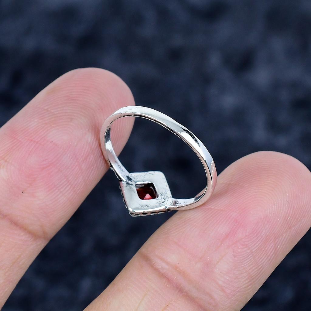 Mozambique Garnet Gemstone 925 Sterling Silver Jewelry Ring Size 8.5 MM-3427