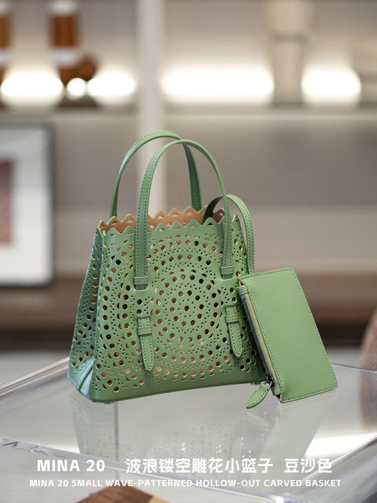 2025 New Arrival Small Cowhide Medium-sized Single Leather Strap Cross-body Bag With Adjustable Shoulder Strap Womens Bag