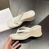 Square-headed open-toed muffin outer wear pinch foot thick-soled flip-flops women's 2025 summer new casual slope heel cool slippers batch