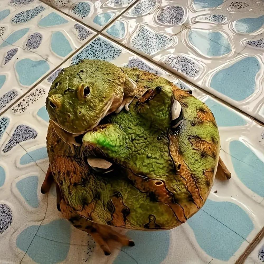 Resin Garden Frog Ornament Cartoon Landscape Decoration Universal Frog Statue  Outdoor Yard