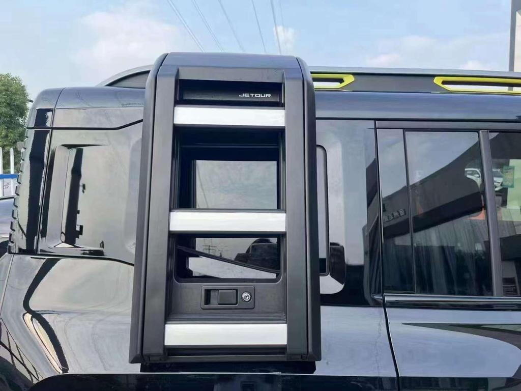Ladder Compatible with Jetour Traveller in Black and Silver