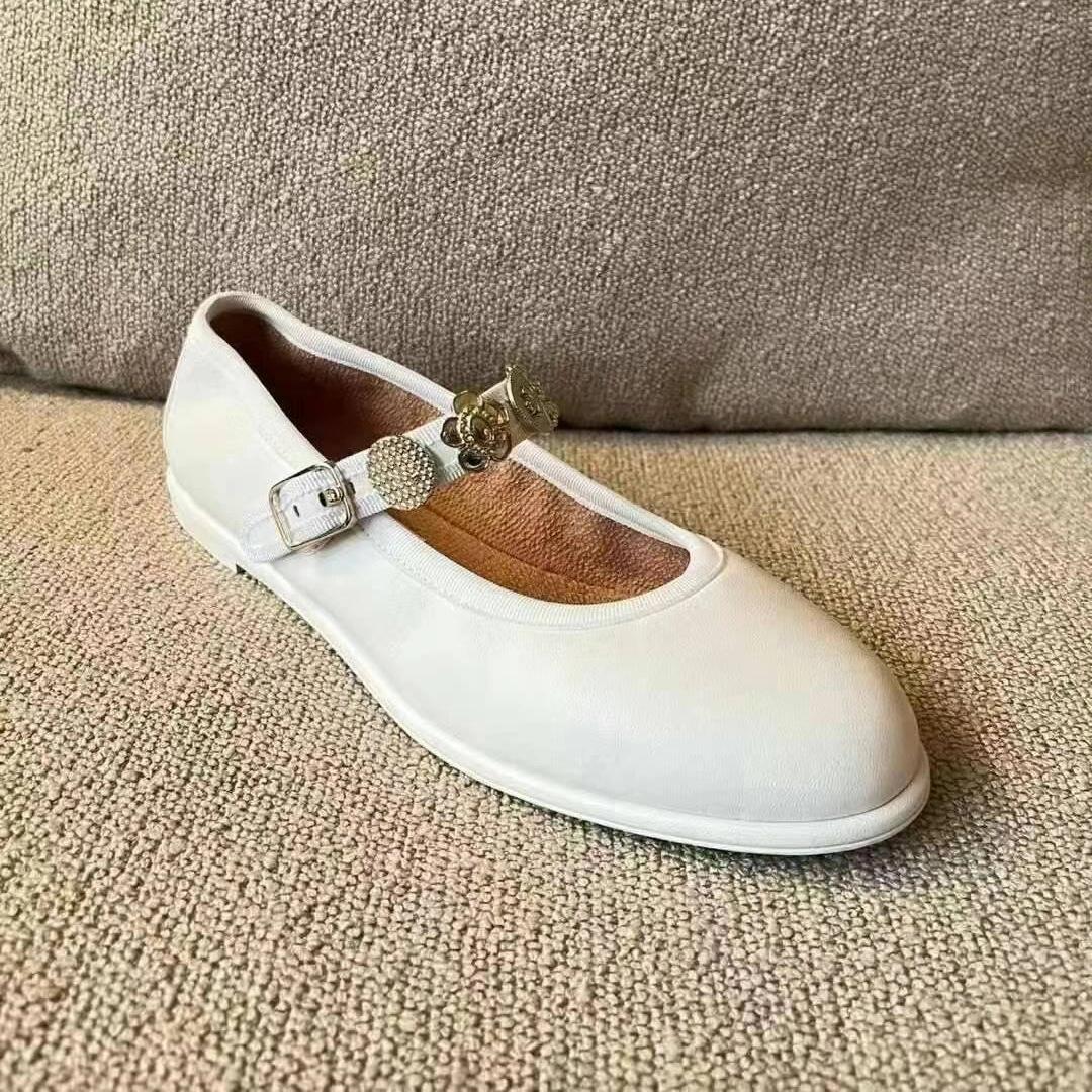 

Кожаная французская металлическая пряжка с одним словом, женские туфли Мэри Джейн с мелким вырезом, на плоской подошве, с круглым носком, маленькие ароматные одинарные туфли, женские летние и 40 бежевый