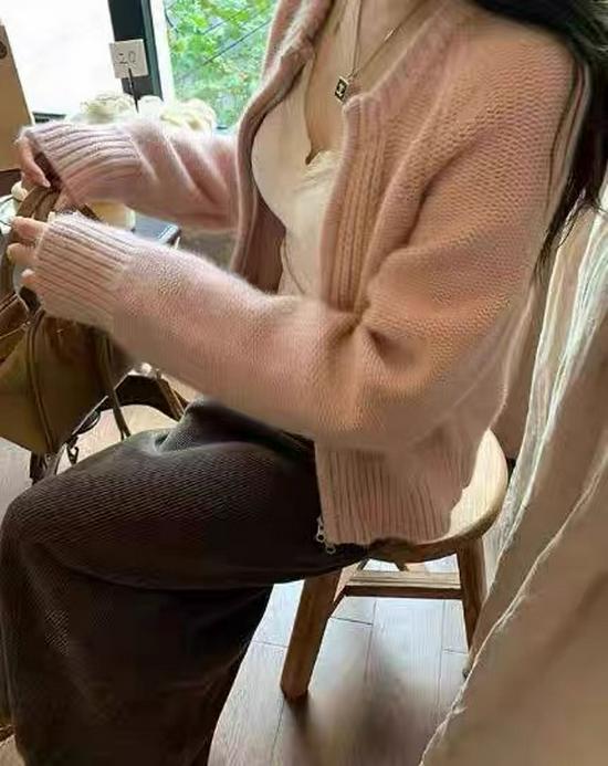 Women's Stylish Short Wool Knit Cardigan, Round Neck, Autumn Winter Cashmere Sweater Coat with Double Zipper.