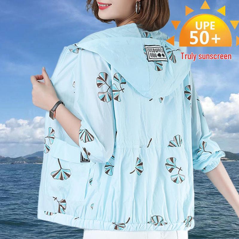 2025 Summer Hooded UV Protection Jacket for Middle-aged and Elderly Women: Loose Fit with Printed Design