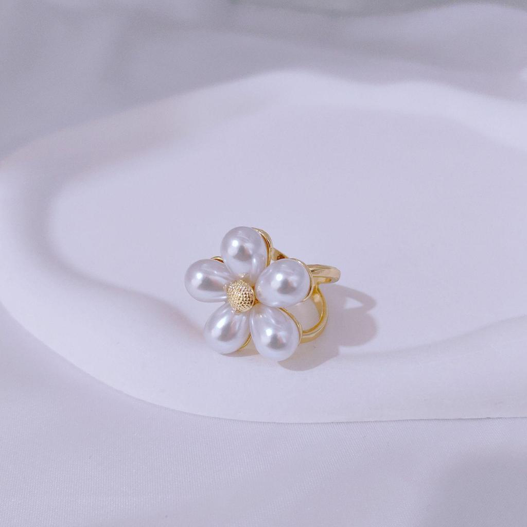 High-End Pearl Scarf and Belt Buckle for Windbreakers - Multifunctional Flower Knot Accessory