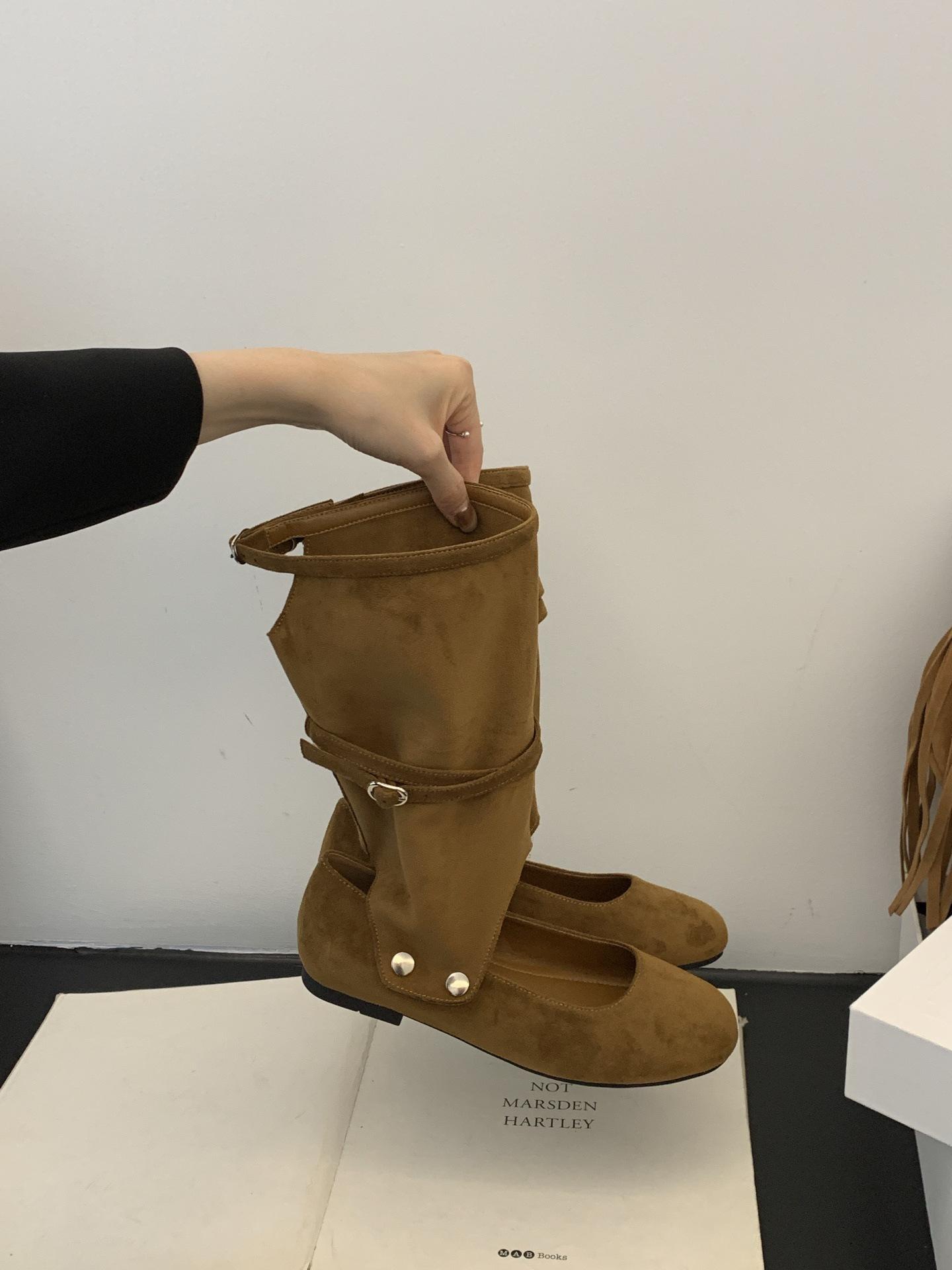 

2025 summer new medium boots niche design flat bottom with skirt sandals women wear hollow leather cool boots 40 темно-коричневого