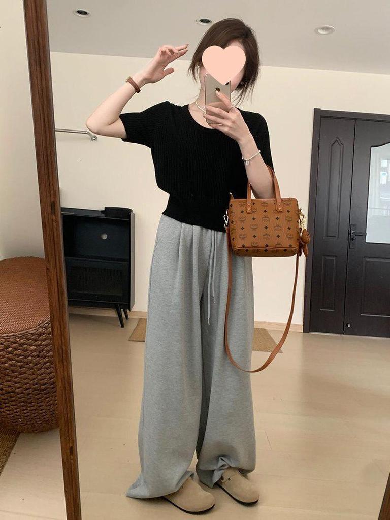 2025 Spring Korean-Style Casual U-Neck Short-Sleeve Knit Top - Solid Color