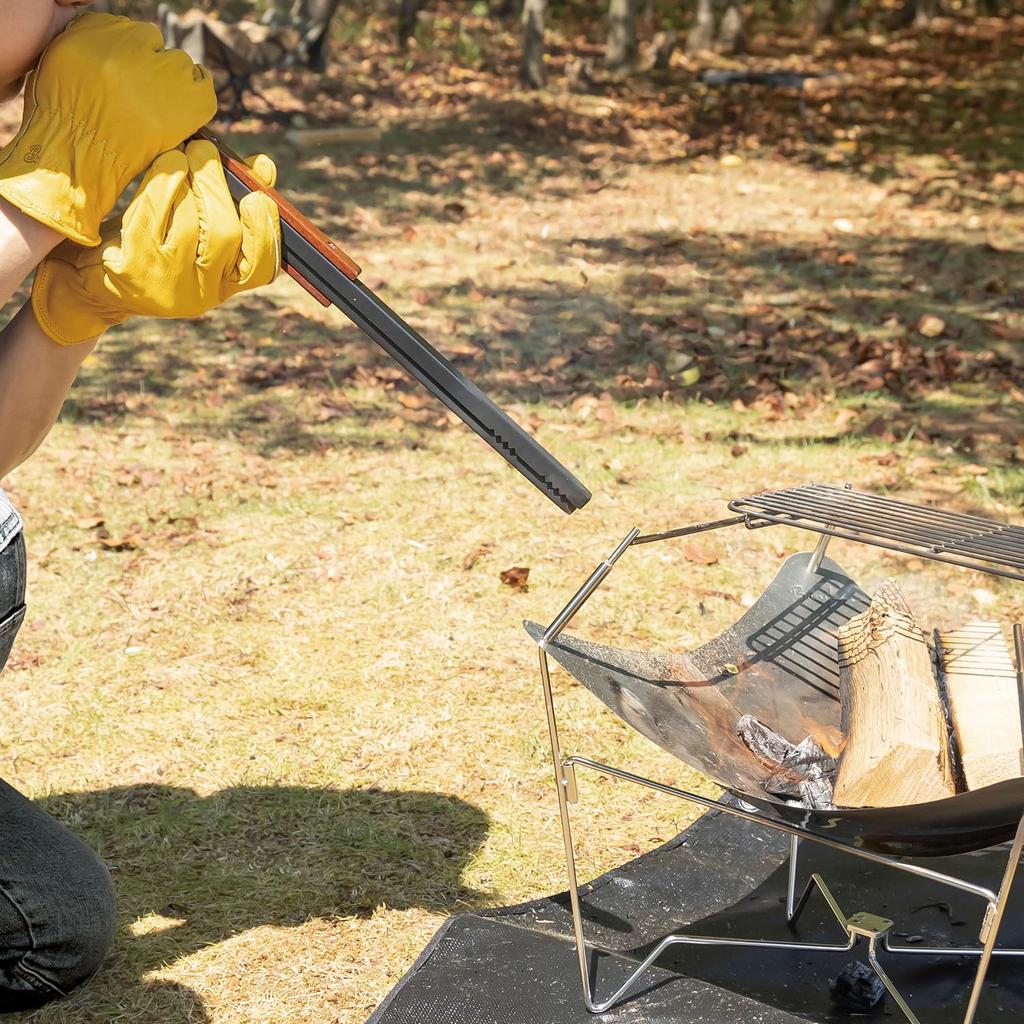 BUNDOK Kaminholz-Zange mit Ascheeimer BD-435, Integriert