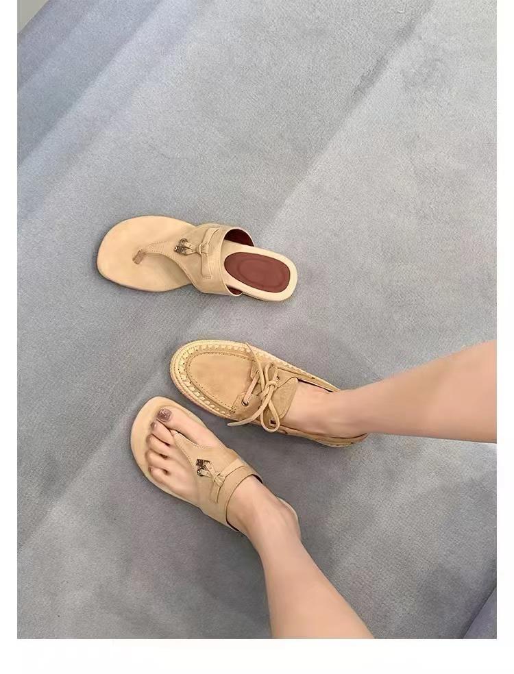 Leather~ French flip-flops women's summer wear 2025 new beach tassel low heel thick heel toe sandals