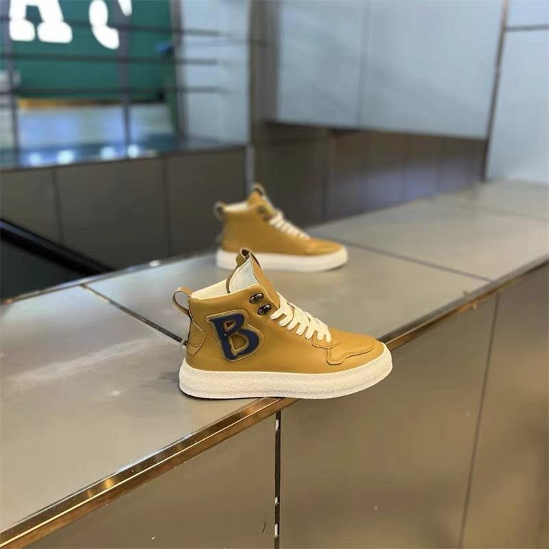 Spring and autumn high-top lace-up soft sole leather surface comfortable board shoes lightweight height-increasing casual shoes