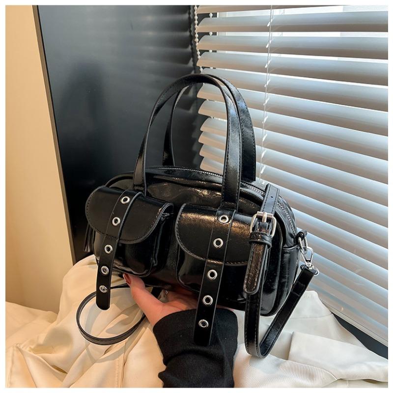

Niche versatile portable bowling bag women s spring new fashion simple shoulder messenger bag чорний