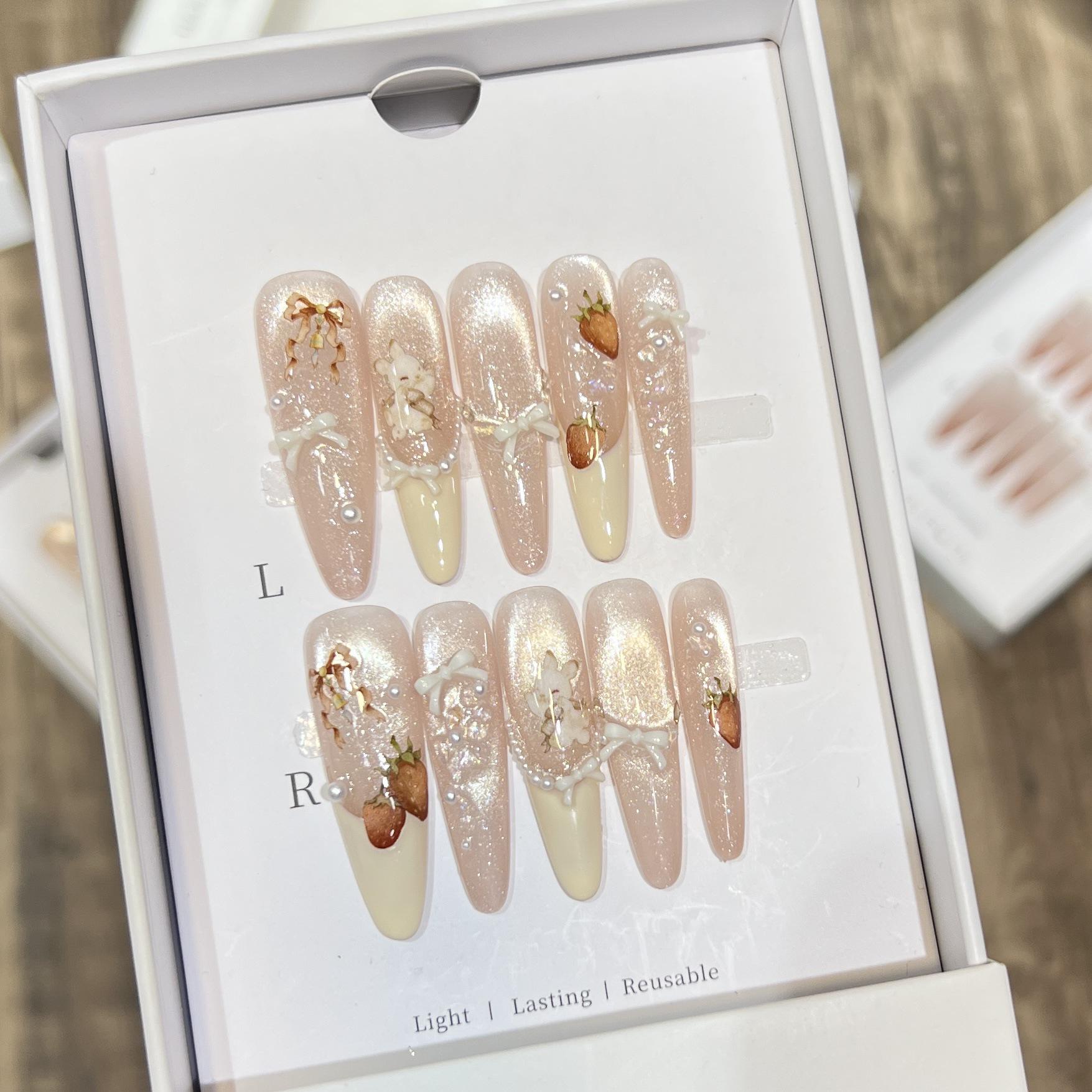 

Dorisun French Sweet Strawberry Rabbit Nail Art Extra Small