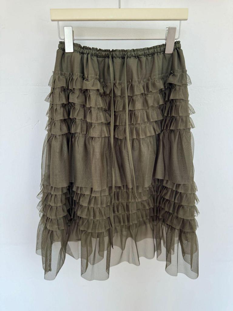 Fluffy European Layered A-line Midi Skirt: Fashionable & Versatile for Commuting