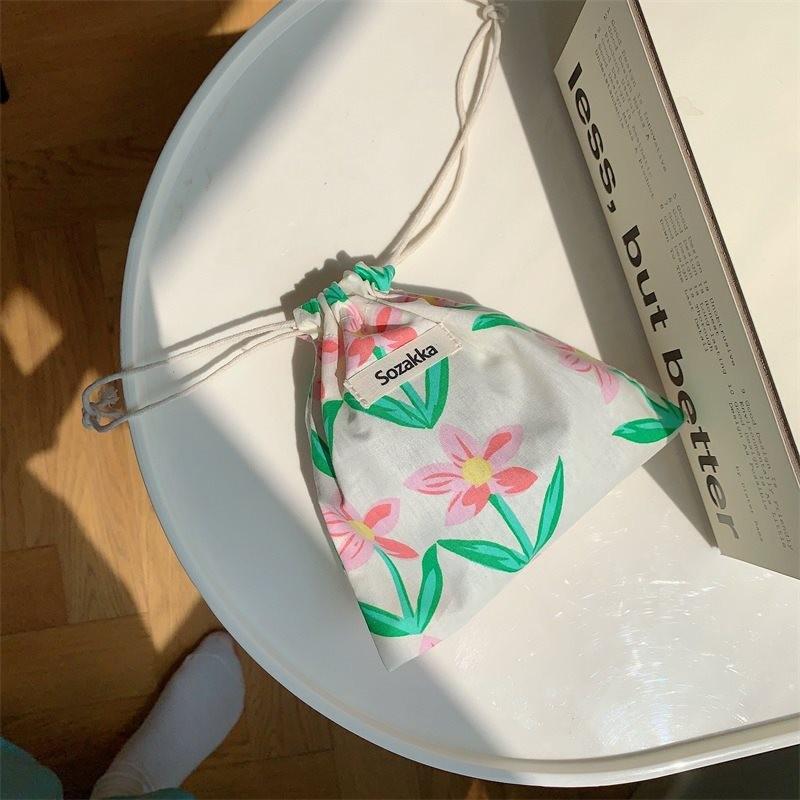 Stylish Small Fabric Flower Drawstring Bag For Cosmetic And Daily Essentials Organization