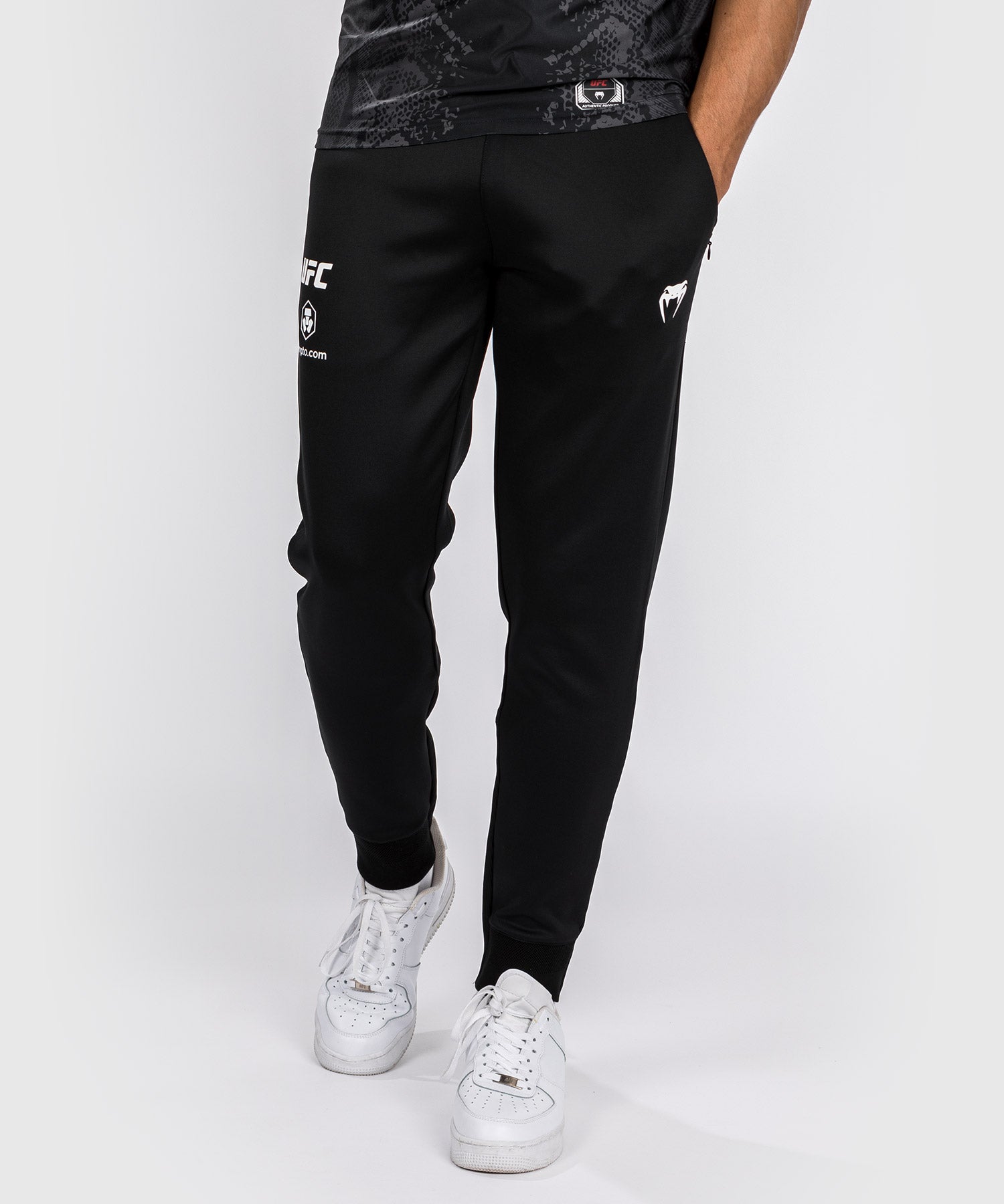 

UFC Adrenaline by Venum Authentic Fight Night Мужские брюки Walkout Pant - черный