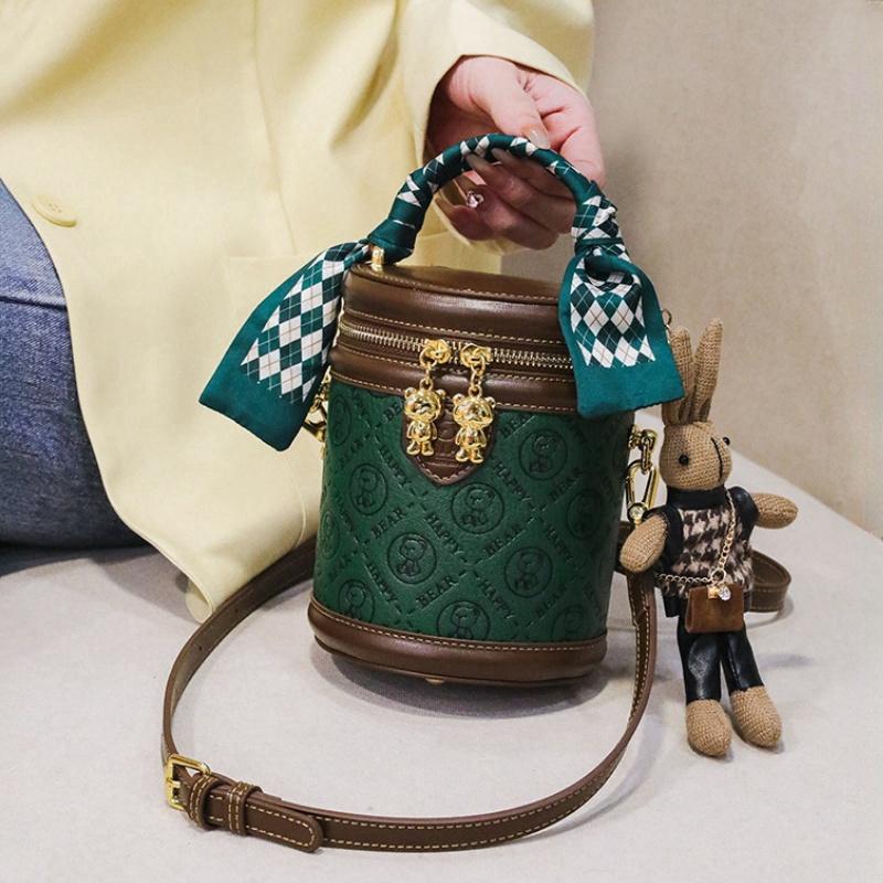 Fashion High Luxury Women's Bucket Bags Cute Cartoon Bear Letter Embossed Cylinder Messenger Bag with Exquisite Pendant Ladies Single Shoulder Bags