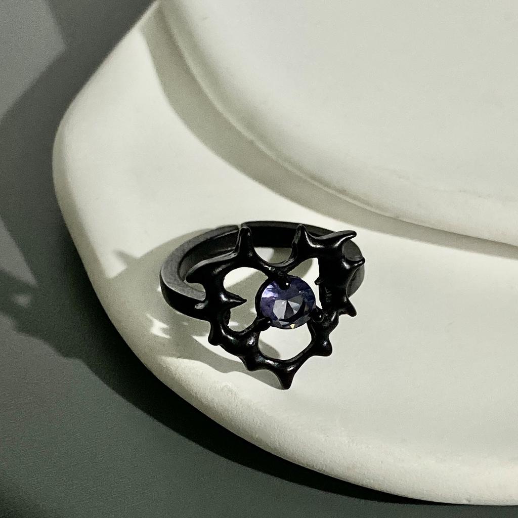 Vintage Punk Thorn Heart Star Gothic Cross Earrings for Women Fashion Jewelry Gifts Accessories Star Crystal Pendant Ear Hooks