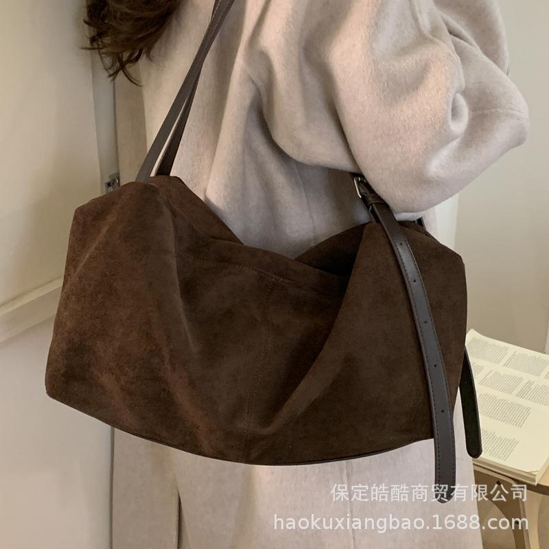 Niche High-end Sense Autumn and Winter Suede To Work Commuter Bag 2025 New Lazy Wind Shoulder Armpit Bag Tote Bag