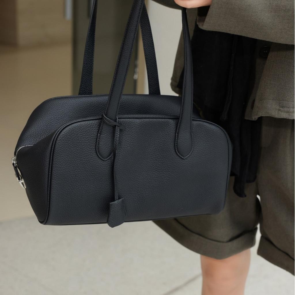 Head Layer Cowhide Tote Bag Hobo Armpit Bag Simple and Fashionable Bucket Bag Single Shoulder Crossbody Bag Women's New Winter