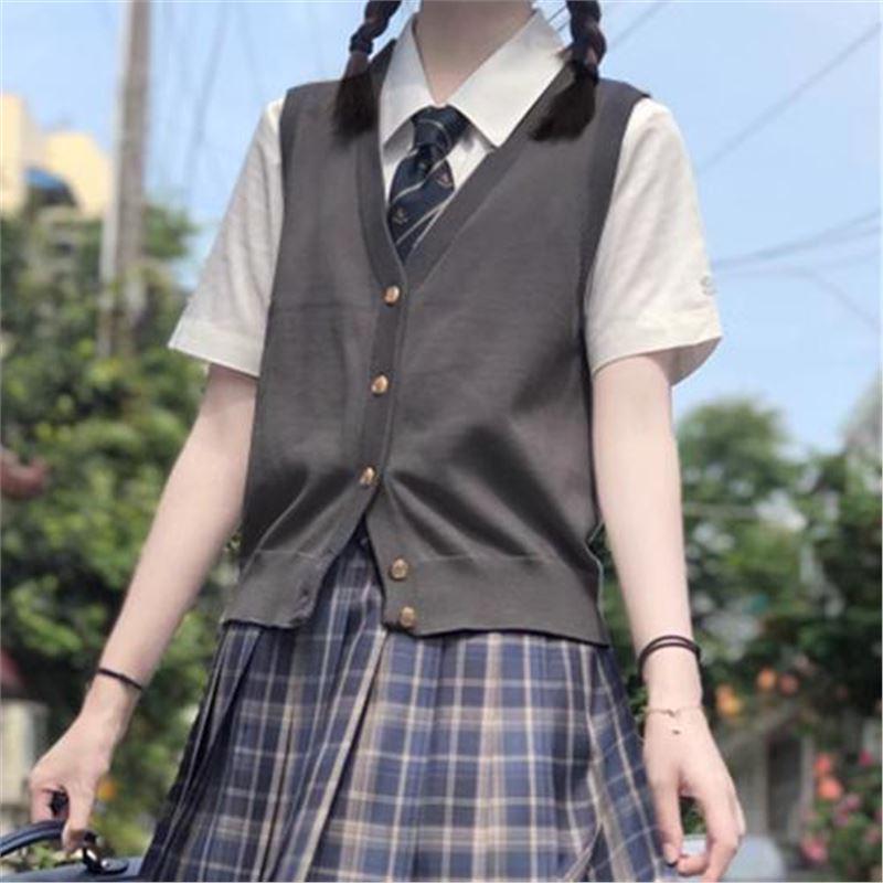 Japanese Style Knitted Cardigan Vest - Solid Color, Academic Look, Versatile Sweater for Spring and Autumn