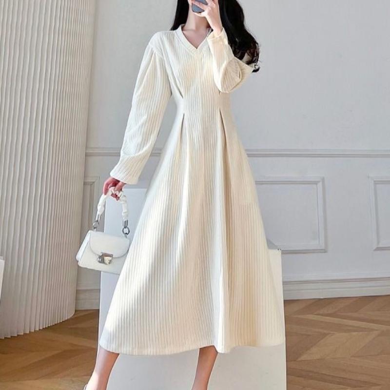 White V-Neck Hepburn Style French Dress for Women Spring/Autumn Waist-Cinching Slimming Retro Elegant Goddess Style Maxi Skirt