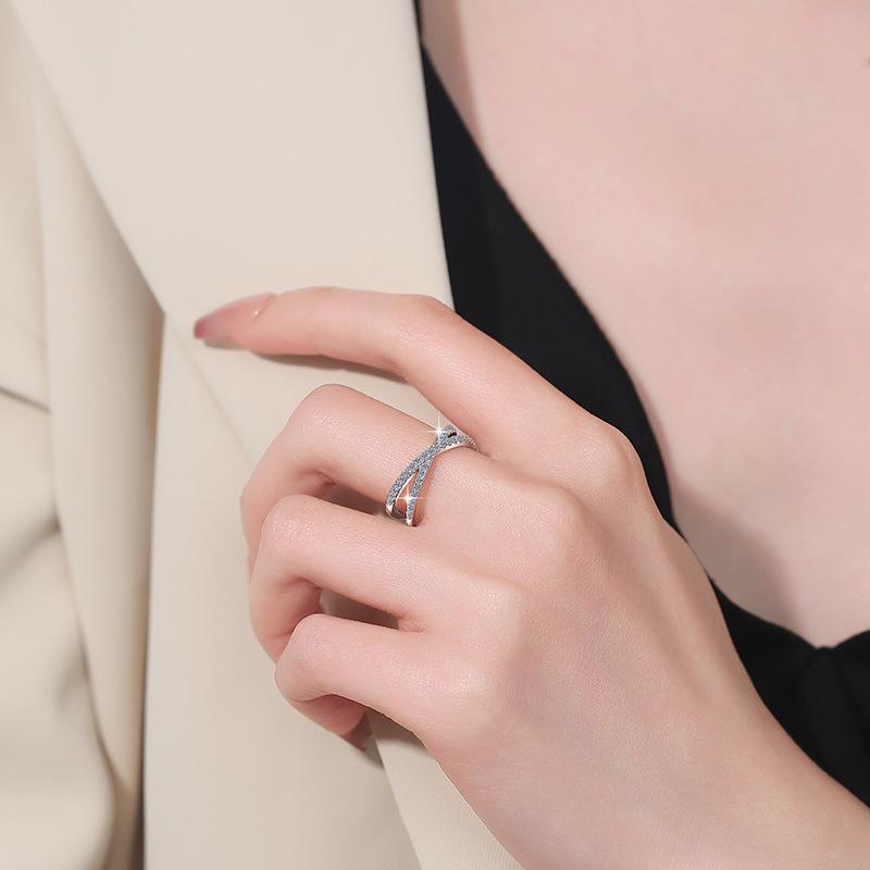 New Moissanite 925 Sterling Silver Intertwined Women's Ring - High-End Fashion Niche
