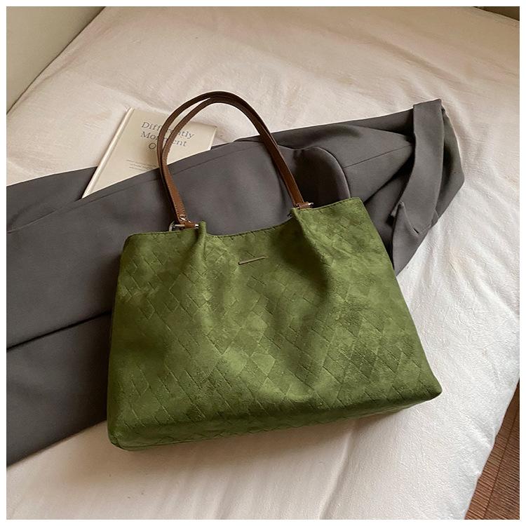 

Retro large-capacity bag women s autumn new trendy fashion foreign style simple class commuter shoulder bag