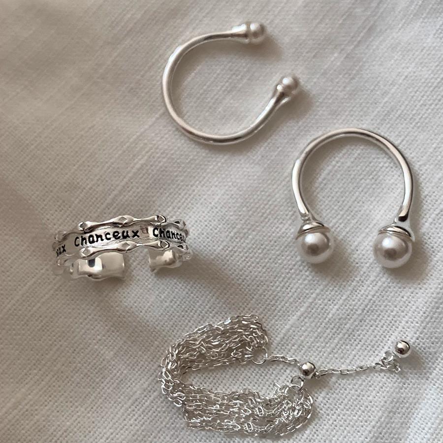 Chic Layered Chain Pearl Adjustable Ring For Women In Contemporary Fashion Style