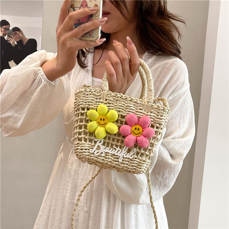 Summer Woven Handbag Women's 2025 New Small Fresh Literary Straw Bag Foreign Style Holiday Style Hollow Shoulder Bag