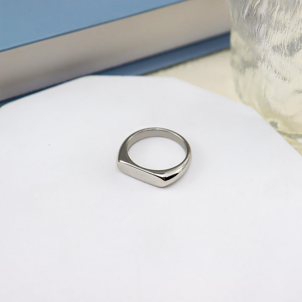 Stainless Steel Casting Plain Ring, Titanium Steel Gold-Plated Cold Talk Ring, Popular Fashion Men'S And Women'S Flat Ring