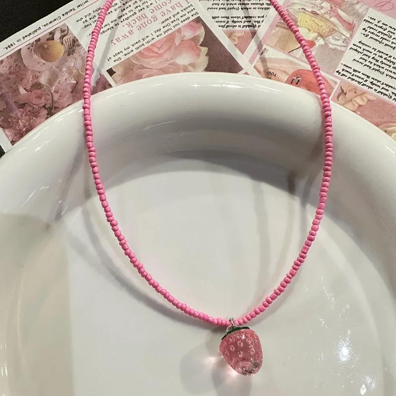 Strawberry Sweet Necklace Korean Handmade Beaded Rice Beads Sweet Cool Wind Clavicle Chain Fashion Jewelry