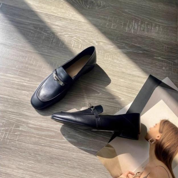 

Great to wear! French lock 2025 spring and autumn retro square head single shoes with two loafers and small leather shoes for women 35