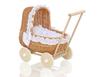 Rieten poppenwagen met wit geborduurd beddengoed - naturel