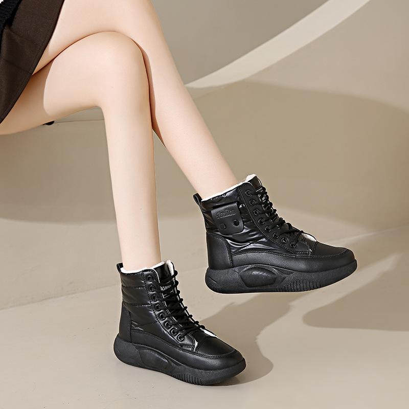 2025 winter new ins Korean version velvet high-top little white shoes female students high-top thick-soled casual warm 6022