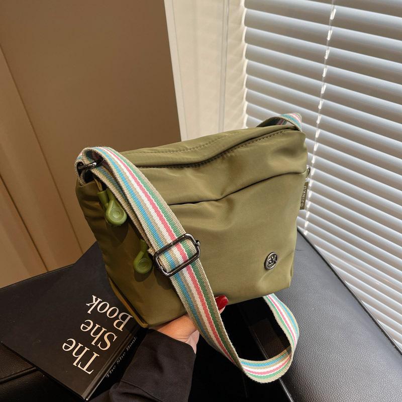 Casual Minimalist Nylon Crossbody Bag Premium Lightweight Small Shoulder Bag Commuter Phone Bag Spacious Women Purse