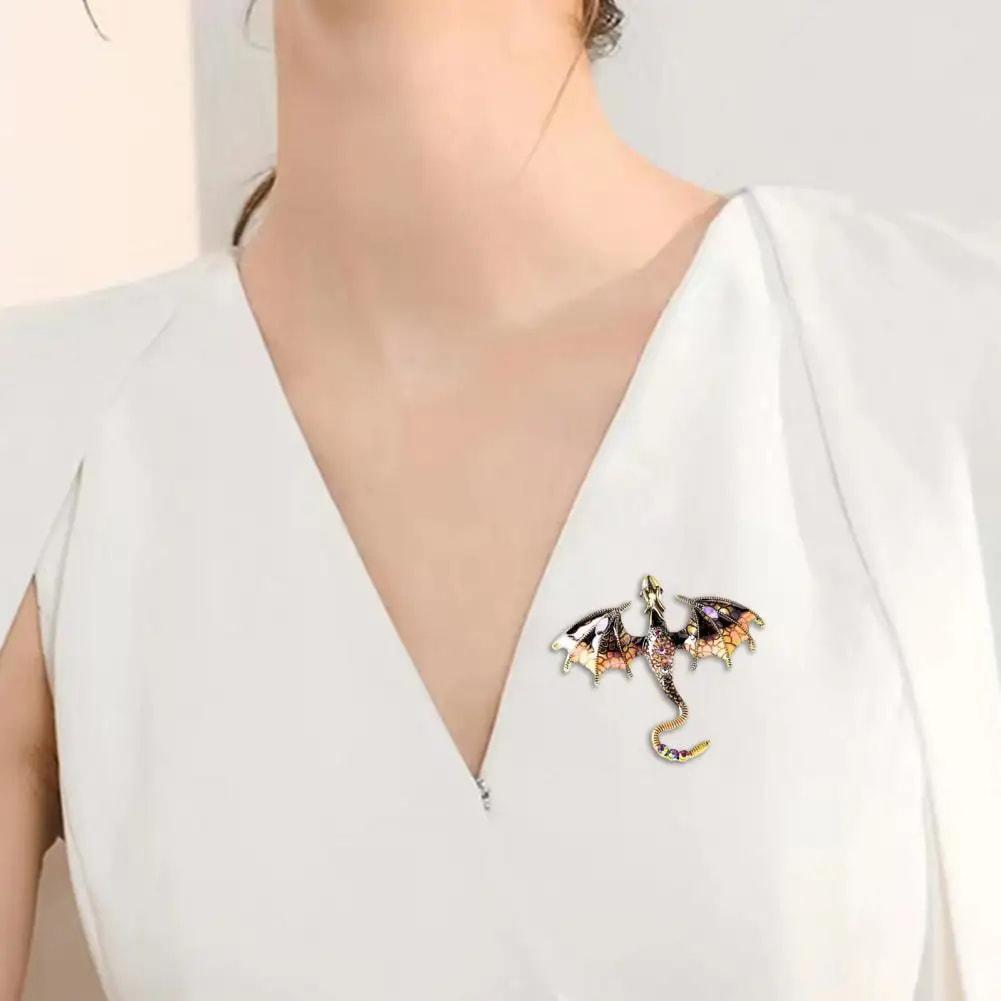 Retro Oil Dripping Flying Dragon Brooch Rhinestone Inlaid Enamel Brooches Pin