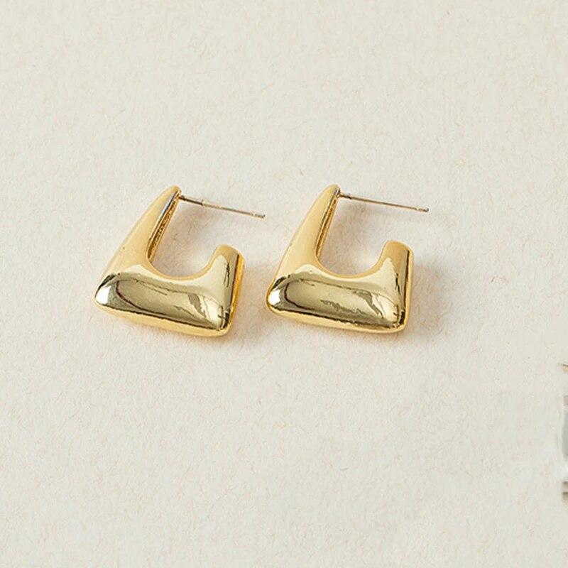 2021 New Classic Copper Alloy Smooth Metal Hoop Earrings For Woman Fashion Korean Jewelry Temperament Girl's Daily Wear Earrings