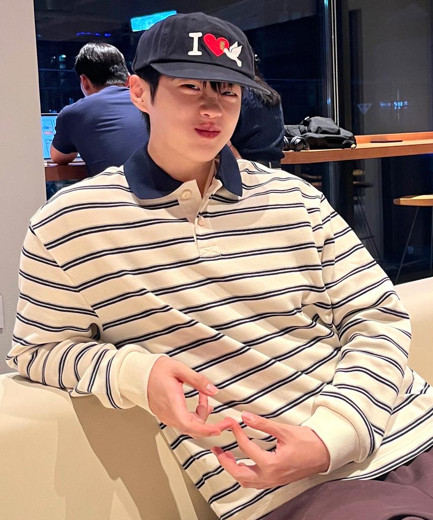 MINDBRIDGE Collar Contrast Oversized Striped T-Shirt